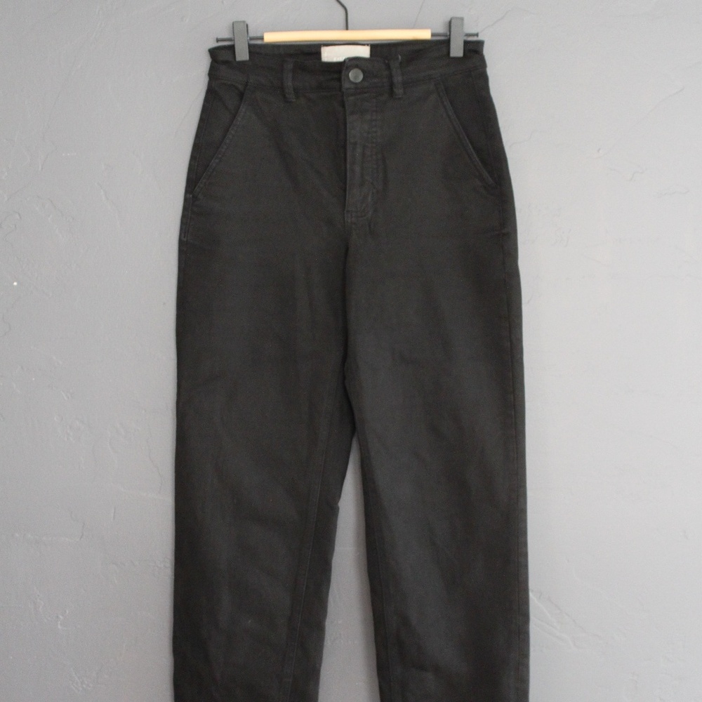 High waisted black ankle length jeans